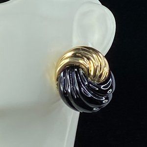 Fluted 14K Yellow Gold and Black Onyx Knot Earrings by Designer Max 28.3g JR774